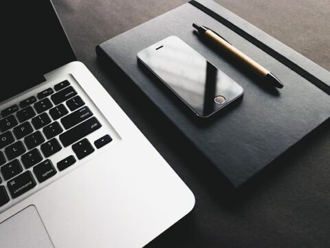 Edición Esencial – Curso Autoguiado: Inteligencia Artificial Generativa para Diseñadores Instruccionales